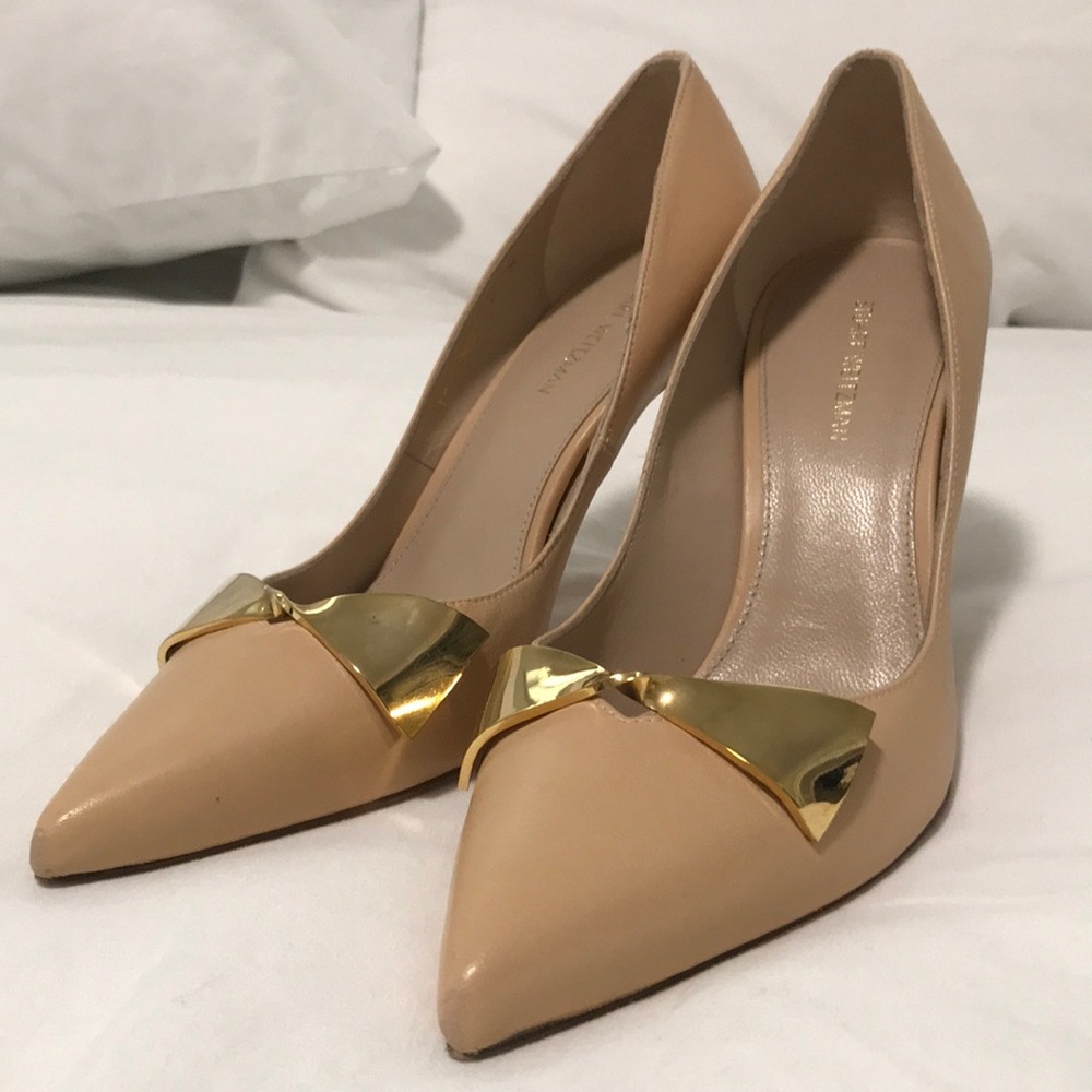 Nude Stuart Weitzman heels